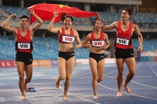 SEA Games 32: Vận động viên người Khánh Hòa cùng đồng đội giành huy chương vàng điền kinh