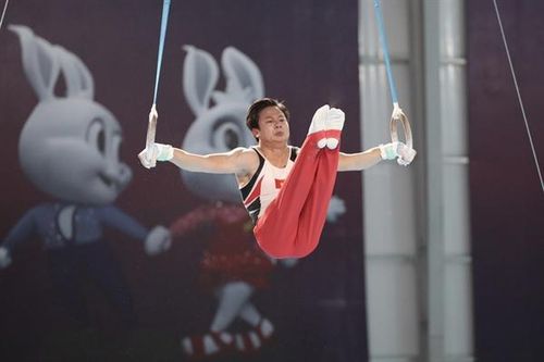 SEA Games 32: Nguyễn Văn Khánh Phong đánh bại nhà vô địch thế giới môn thể dục dụng cụ