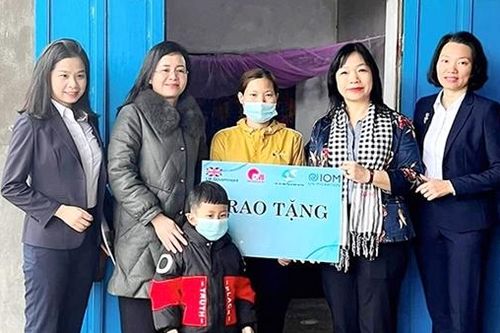 Hỗ trợ nạn nhân mua bán người trở về