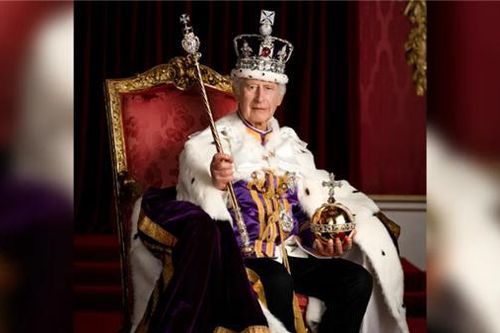 Công bố bức ảnh chân dung đăng quang chính thức của Vua Charles III