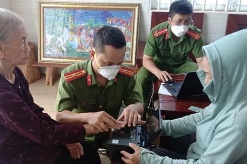 Biểu dương Công an các xã, thị trấn hoàn thành việc cấp CCCD tại Đắk Nông