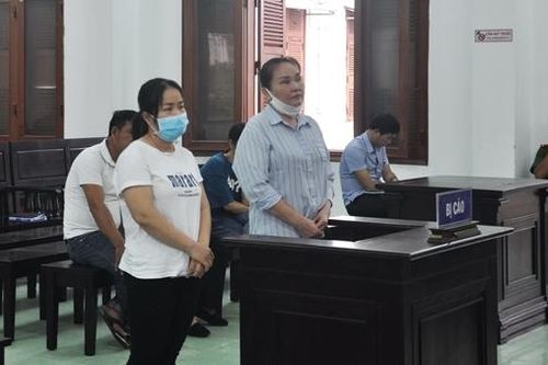 Người phụ nữ lừa đảo cùng nạn nhân bị lừa đưa nhau ra tòa lãnh án