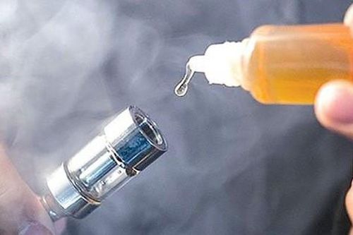 Chuyên gia kinh tế: 'Hãy cấm ngay việc sản xuất, nhập khẩu, lưu thông và sử dụng thuốc lá điện tử'