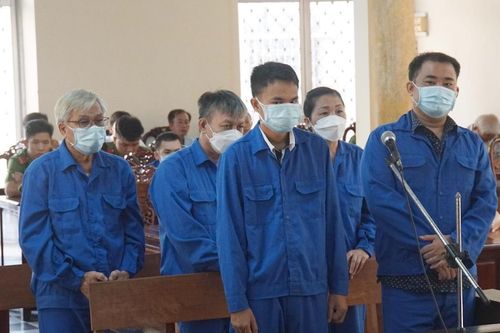 Lĩnh án tù vì đòi chuyển công tác giám đốc công an