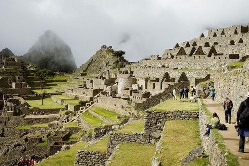 Du khách bị bắt vì chụp ảnh khỏa thân tại di tích cổ ở Peru