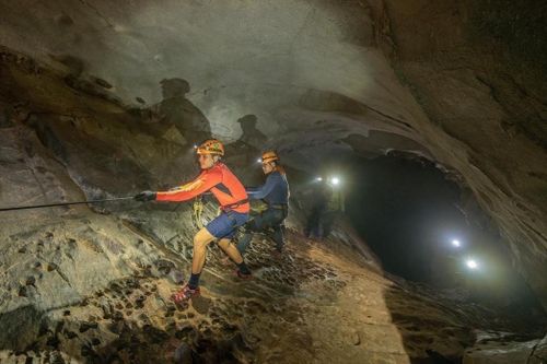 Du khách bị quấy rối không hài lòng với cách xử lý của đơn vị tour