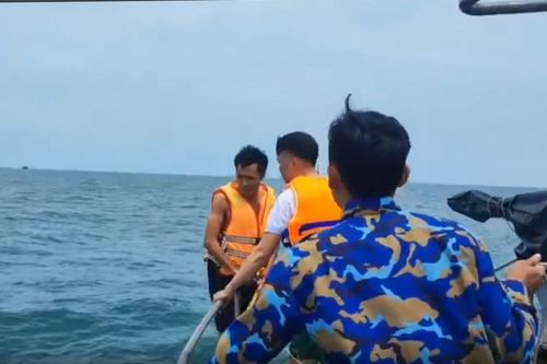 Tìm thấy thi thể các ngư dân mất tích trên biển