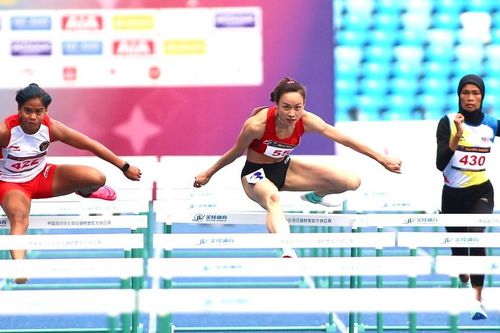 Hiệu ứng Nguyễn Thị Oanh lan tỏa, hai VĐV Việt Nam thống trị đường đua 100m