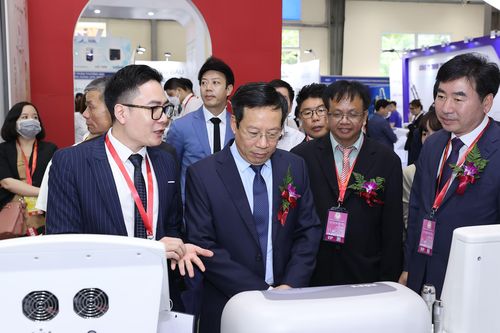 Vietnam Medi-Pharm 2023 giới thiệu các công nghệ tiên tiến nhất về y tế