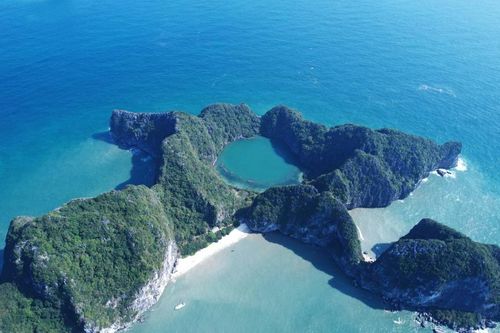 Vùng lõi vịnh Hạ Long, Bái Tử Long ở Quảng Ninh bị xâm hại