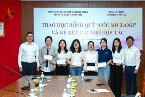 Quỹ từ thiện 'Ước mơ xanh' tiếp thêm động lực cho sinh viên báo chí