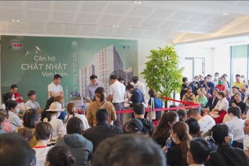 Xếp hàng để mua nhà ở xã hội The Ori Garden tại Đà Nẵng