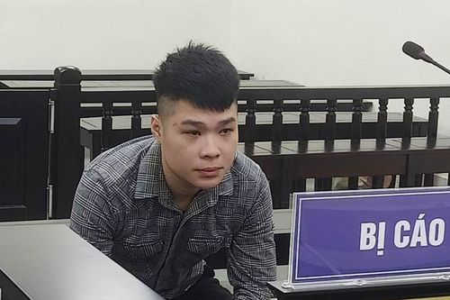 Người đàn ông bị chém gãy chân khi đang đi bộ