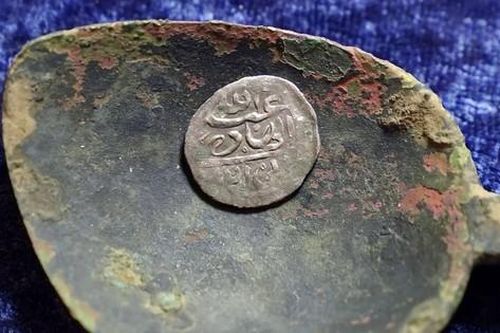 Phát hiện kho tiền cổ được chôn giấu 1.700 năm ở Romania