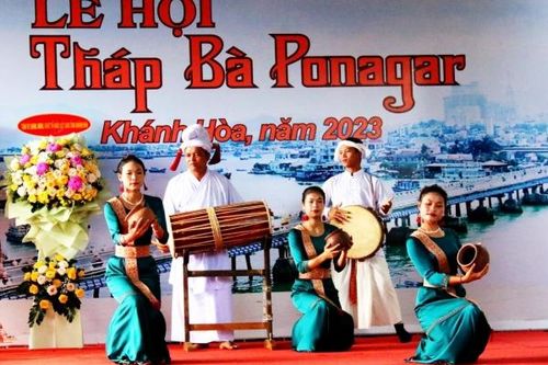 Khai mạc Lễ hội Tháp Bà Ponagar 2023