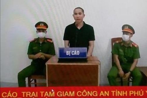 Thuê xe ô tô, làm giấy tờ giả đem cầm cố lấy tiền tiêu xài