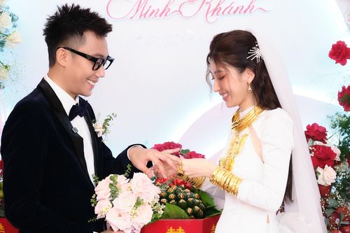 Dàn sao dự ăn hỏi diễn viên Gino Tống, cô dâu được tặng hơn 20 cây vàng