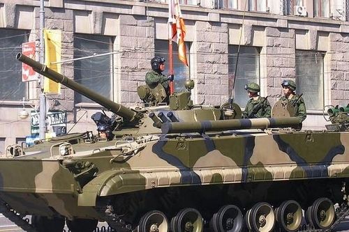 Video Ukraine dùng thiết giáp chiến lợi phẩm giao tranh với quân Nga ở Bakhmut