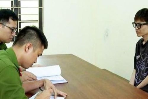 Bắt đối tượng lập tài khoản Facebook mạo danh lãnh đạo nhiều tỉnh thành