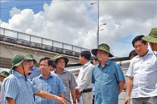 Đoàn công tác Chính phủ khảo sát tình hình sạt lở tại Cà Mau