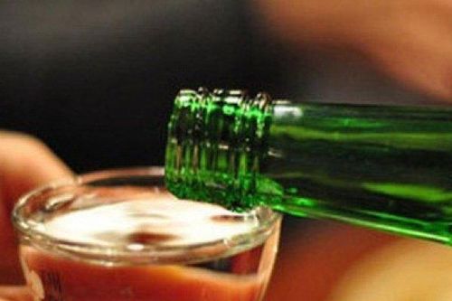 Uống rượu từ năm 16 tuổi, người đàn ông 38 tuổi mắc ung thư giai đoạn cuối