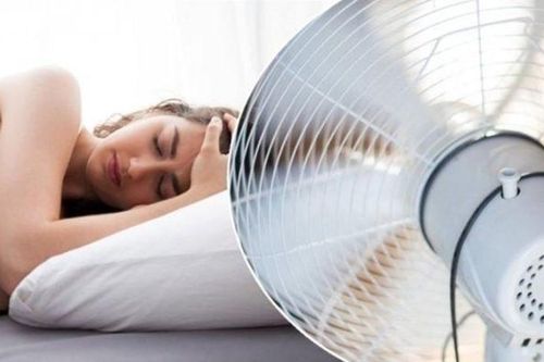 Quạt, điều hòa phả thẳng vào người: Coi chừng liệt mặt