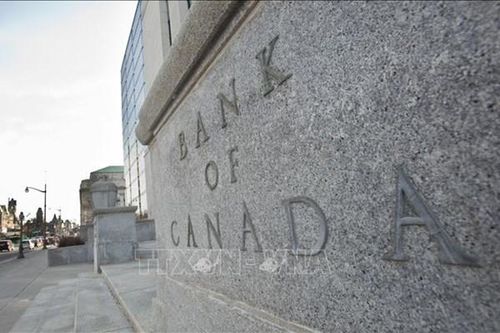 Dữ liệu kinh tế trái chiều gây 'đau đầu' cho Ngân hàng trung ương Canada