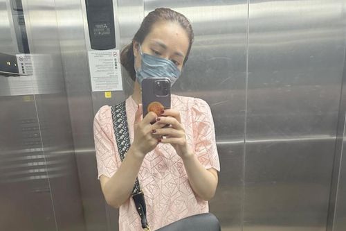 Hết bị nhận nhầm là người giúp việc, bà xã NSND Công Lý lại bị lầm tưởng là shipper