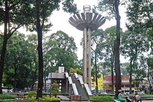 TP.HCM nghiên cứu lắp mái che hai tuyến đường trung tâm
