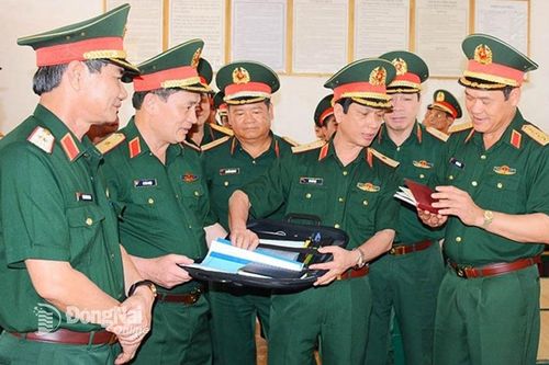 Thượng tướng Vũ Hải Sản kiểm tra và làm việc tại Trường Sĩ quan Lục quân 2
