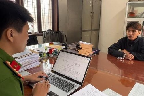 Mâu thuẫn trong đám cưới, dùng tuýp sắt đánh người