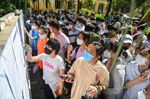 Đừng bắt con 'chín ép'