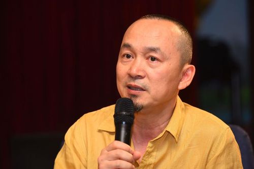 Phát ngôn 'động chạm' đến Sơn Tùng, nhạc sĩ Quốc Trung bị phản ứng dữ dội