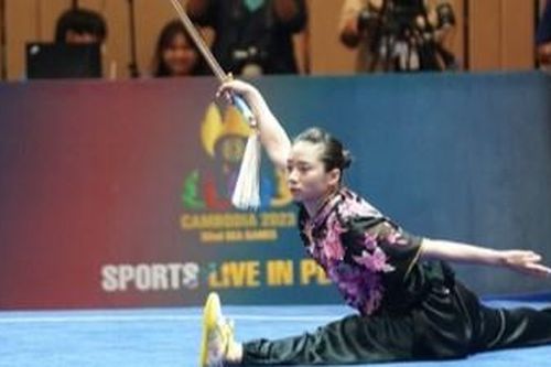 SEA Games 32: Dương Thúy Vi 'mở hàng' HCV cho Wushu Việt Nam