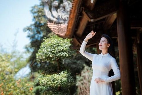 Sao Mai Huyền Trang hát về Bác nhân kỷ niệm 133 năm ngày sinh của Người