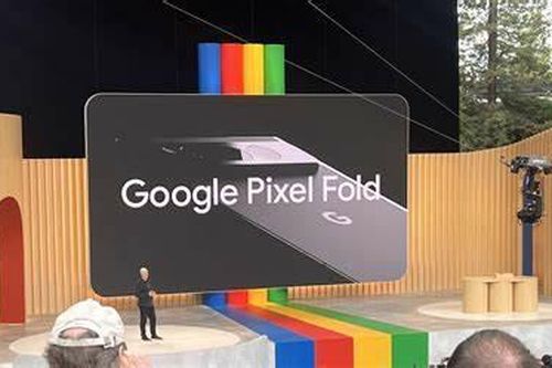 Google ra mắt smartphone Pixel Fold