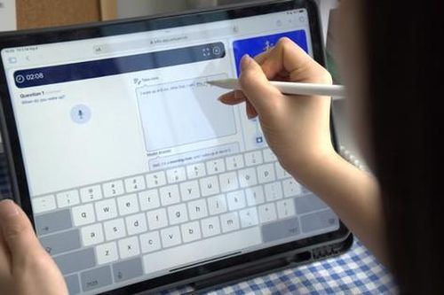 'Nâng trình' tiếng Anh, luyện IELTS hiệu quả bằng ứng dụng AI