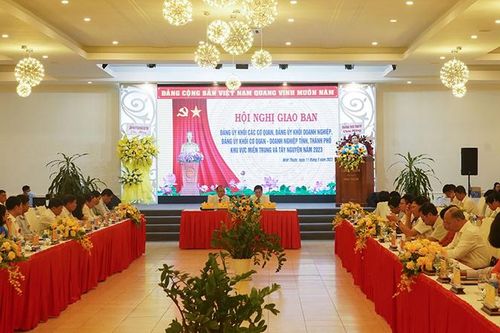 Giao ban các Đảng ủy Khối cơ quan-doanh nghiệp khu vực miền trung và Tây Nguyên