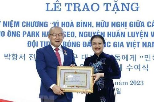 HLV Park Hang-seo đón nhận vinh dự đặc biệt