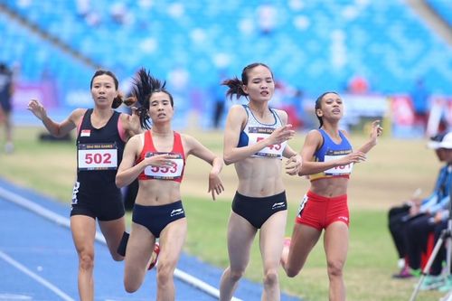 Lần đầu dự SEA Games, hai cô gái người Nam Định có chiến thắng 800m nữ