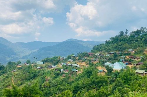 Lãnh đạo xã tự ý thu lại tiền hỗ trợ dân ở Kon Tum