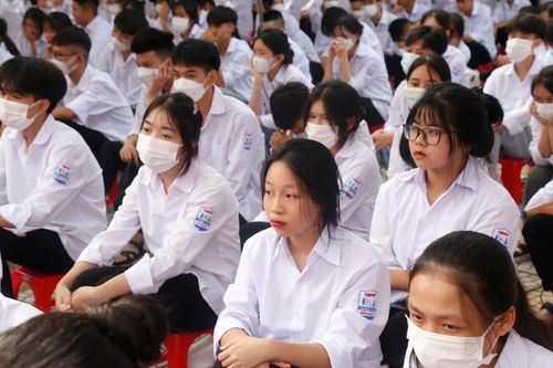 Hải Dương giúp đỡ HS có hoàn cảnh khó khăn ôn thi tốt nghiệp THPT