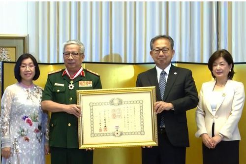 Chính phủ Nhật Bản tặng Thượng tướng Nguyễn Chí Vịnh Huân chương Mặt trời mọc Tia sáng vàng