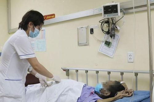 Người đàn ông nhập viện nguy kịch vì tự ý dùng thuốc nam chữa xơ gan