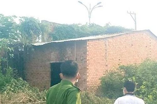 Dọn đất để xây nhà, hai vợ chồng ở Bình Phước tá hỏa phát hiện thi thể