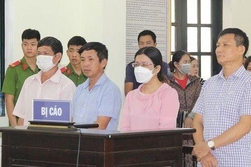 Nguyên Bí thư phường đi tù vì hám lợi