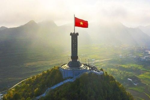 Tỉnh nào của nước ta nằm xa nhất về phía Bắc?
