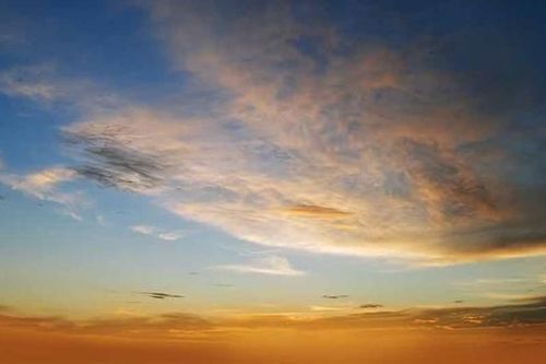 Dấu môi trên mây trời thành cổ