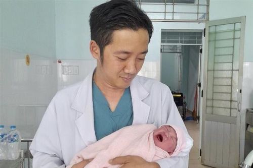 Đồng Nai: Hỗ trợ kịp thời sản phụ sinh con khi xuống xe buýt