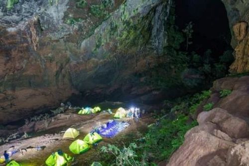 Nữ du khách tố hướng dẫn viên 3 lần xin vào 'ngủ cùng'